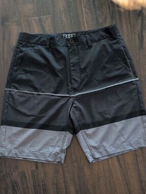 CSG Men’s Black & Gray Colorblock Hybrid Shorts